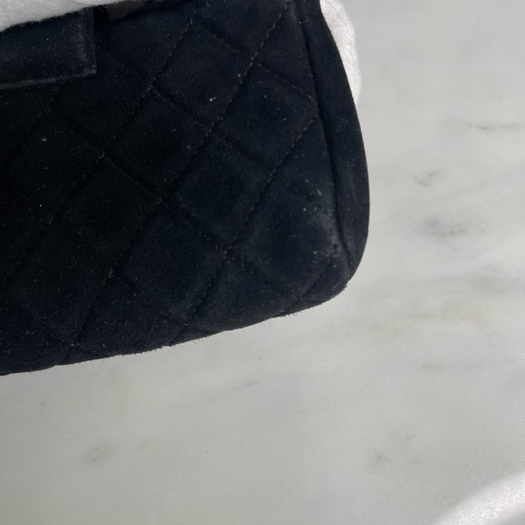 CHANEL Black Quilted Wallet - Picture 5 of 16